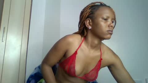 bunnydiva_ online show from July 18, 3:33 am