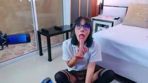 Bunny online show from December 17, 8:15 pm