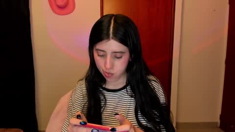 Snapshot of bunnyy09 chatting on December 2, 11:18 pm Jess online show from December 2, 11:18 pm