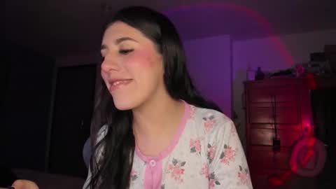 Snapshot of bunnyy09 chatting on September 19, 1:18 am Jess online show from September 19, 1:18 am