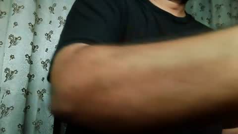 Hairy Arabian online show from July 31, 7:57 pm