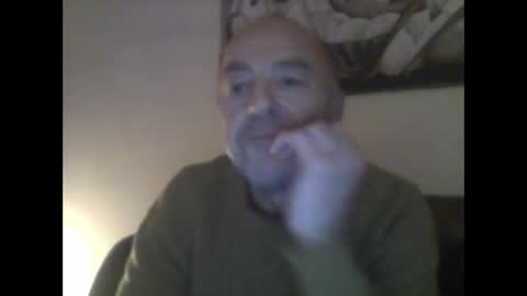 Snapshot of burnleyguy1977 chatting on December 23, 3:15 am burnleyguy1977 online show from December 23, 3:15 am