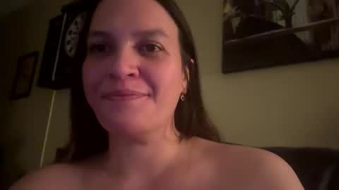 Snapshot of buschbaby chatting on December 1, 7:46 am buschbaby online show from December 1, 7:46 am