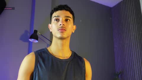 Buster independent model online show from September 9, 12:26 pm