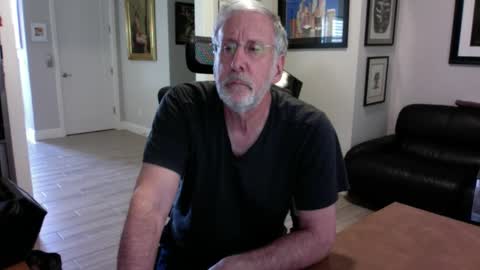 Snapshot of bustinout99 chatting on February 5, 3:20 pm afternoon wood online show from February 5, 3:20 pm