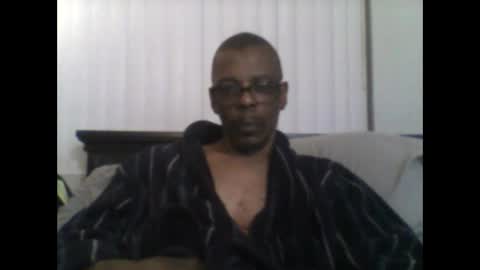 Busturgutzgd1 online show from February 3, 6:45 am