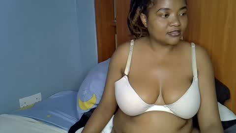 busty kenzi online show from June 1, 3:25 pm