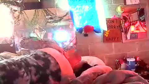 Snapshot of bustybabie9 chatting on December 19, 4:03 pm BustyBabie9 online show from December 19, 4:03 pm