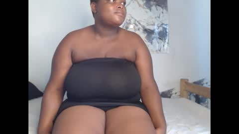 bustyboobs011 online show from March 18, 8:06 am