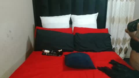 bustygoddessxx online show from May 12, 4:59 pm