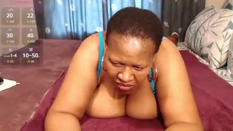 Snapshot of bustylisa85 chatting on October 25, 3:51 pm lisa online show from October 25, 3:51 pm