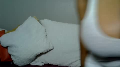 Snapshot of bustytessa37 chatting on June 7, 5:22 am bustytessa37 online show from June 7, 5:22 am