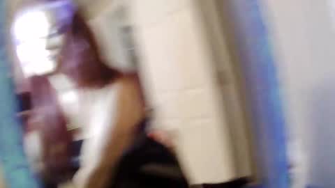 Snapshot of busybee83 chatting on November 9, 12:31 am busybee83 online show from November 9, 12:31 am