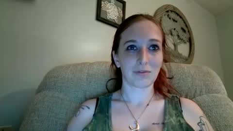 butcherbaby online show from December 9, 6:55 am