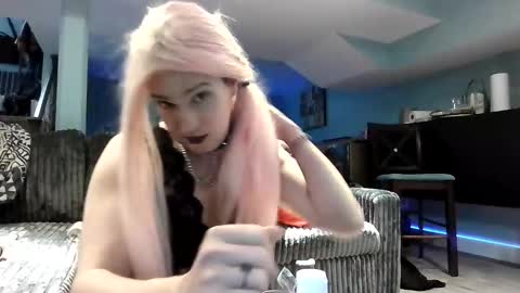 Snapshot of butchsissy416 chatting on February 25, 5:44 pm MisteressJ online show from February 25, 5:44 pm