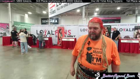 Butterfly and Bear online show from December 6, 10:30 pm