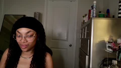 butterfly booty online show from April 28, 8:08 am