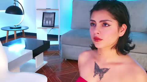 Snapshot of butterflyx39 chatting on June 25, 7:51 pm Lia Butterfly online show from June 25, 7:51 pm