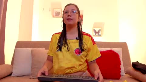 BUNNY BELLA online show from June 18, 3:18 am