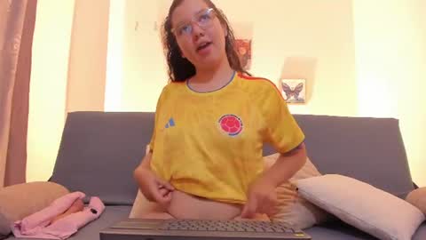 BUNNY BELLA online show from June 28, 3:23 am