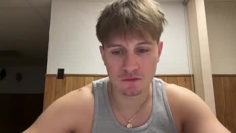 Snapshot of buzz5127 chatting on January 8, 4:15 am buzz5127 online show from January 8, 4:15 am