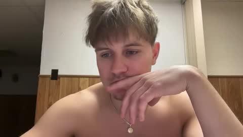 Snapshot of buzz5127 chatting on January 14, 6:41 am buzz5127 online show from January 14, 6:41 am