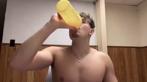 Snapshot of buzz5127 chatting on February 3, 5:05 am buzz5127 online show from February 3, 5:05 am