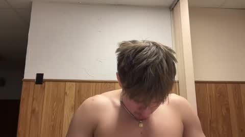 Snapshot of buzz5127 chatting on February 3, 6:22 am buzz5127 online show from February 3, 6:22 am