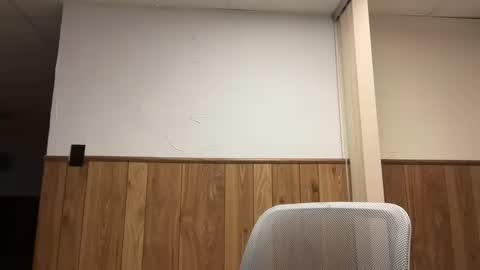 Snapshot of buzz5127 chatting on February 3, 6:40 am buzz5127 online show from February 3, 6:40 am