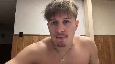 Snapshot of buzz5127 chatting on February 4, 4:18 am buzz5127 online show from February 4, 4:18 am