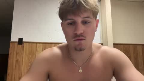 Snapshot of buzz5127 chatting on February 15, 5:15 am buzz5127 online show from February 15, 5:15 am