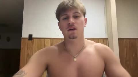 Snapshot of buzz5127 chatting on February 17, 4:42 am buzz5127 online show from February 17, 4:42 am