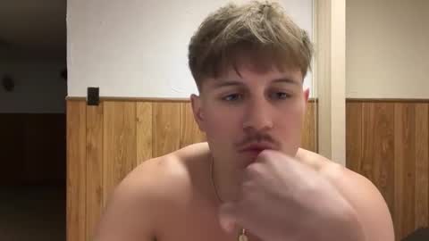 Snapshot of buzz5127 chatting on February 24, 8:12 am buzz5127 online show from February 24, 8:12 am