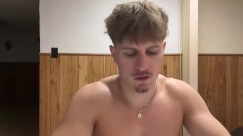 Snapshot of buzz5127 chatting on February 28, 12:44 am buzz5127 online show from February 28, 12:44 am