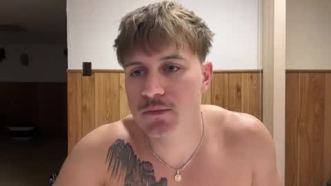 Snapshot of buzz5127 chatting on March 11, 5:35 am buzz5127 online show from March 11, 5:35 am