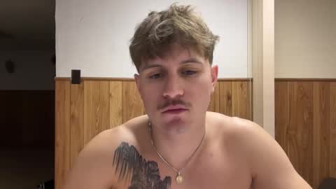 Snapshot of buzz5127 chatting on March 12, 4:40 am buzz5127 online show from March 12, 4:40 am