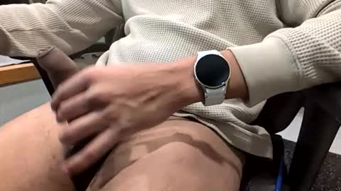 bwhatb online show from December 1, 8:03 pm