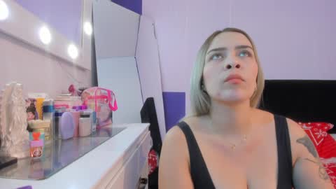 Snapshot of byanca_winklar chatting on December 6, 8:40 pm online show from December 6, 8:40 pm