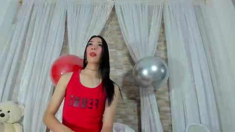 Snapshot of bylie_hills chatting on January 15, 2:02 pm bylie_hills online show from January 15, 2:02 pm