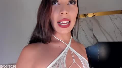 Snapshot of bylie_hills chatting on May 25, 9:54 pm bylie_hills online show from May 25, 9:54 pm