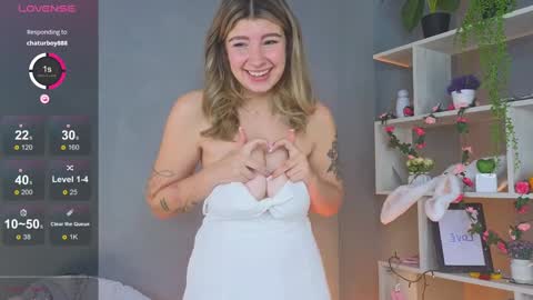 Snapshot of byteblush chatting on December 4, 2:26 pm Kira online show from December 4, 2:26 pm