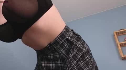 Kira online show from April 25, 1:41 pm