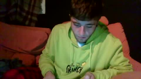 Snapshot of c2cv33x chatting on December 16, 8:37 pm tu papii online show from December 16, 8:37 pm