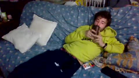 Snapshot of c2cv33x chatting on February 15, 5:39 pm tu papii online show from February 15, 5:39 pm