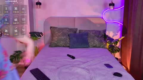 Polly online show from May 1, 8:57 pm