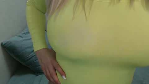 Snapshot of cadence_lux chatting on March 1, 9:18 am cadence_lux online show from March 1, 9:18 am