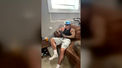 Snapshot of cadenhunterr chatting on July 14, 4:56 pm cadenhunterr online show from July 14, 4:56 pm