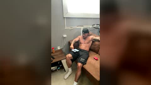 Snapshot of cadenhunterr chatting on July 17, 3:39 pm cadenhunterr online show from July 17, 3:39 pm
