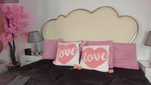 Snapshot of cahitlinbel chatting on November 25, 5:40 am Cahitlin online show from November 25, 5:40 am