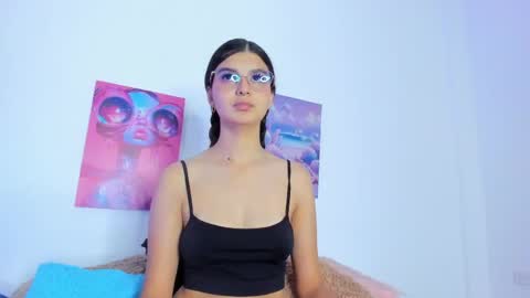 Snapshot of cailin_dione chatting on May 2, 3:22 am cailin_dione online show from May 2, 3:22 am